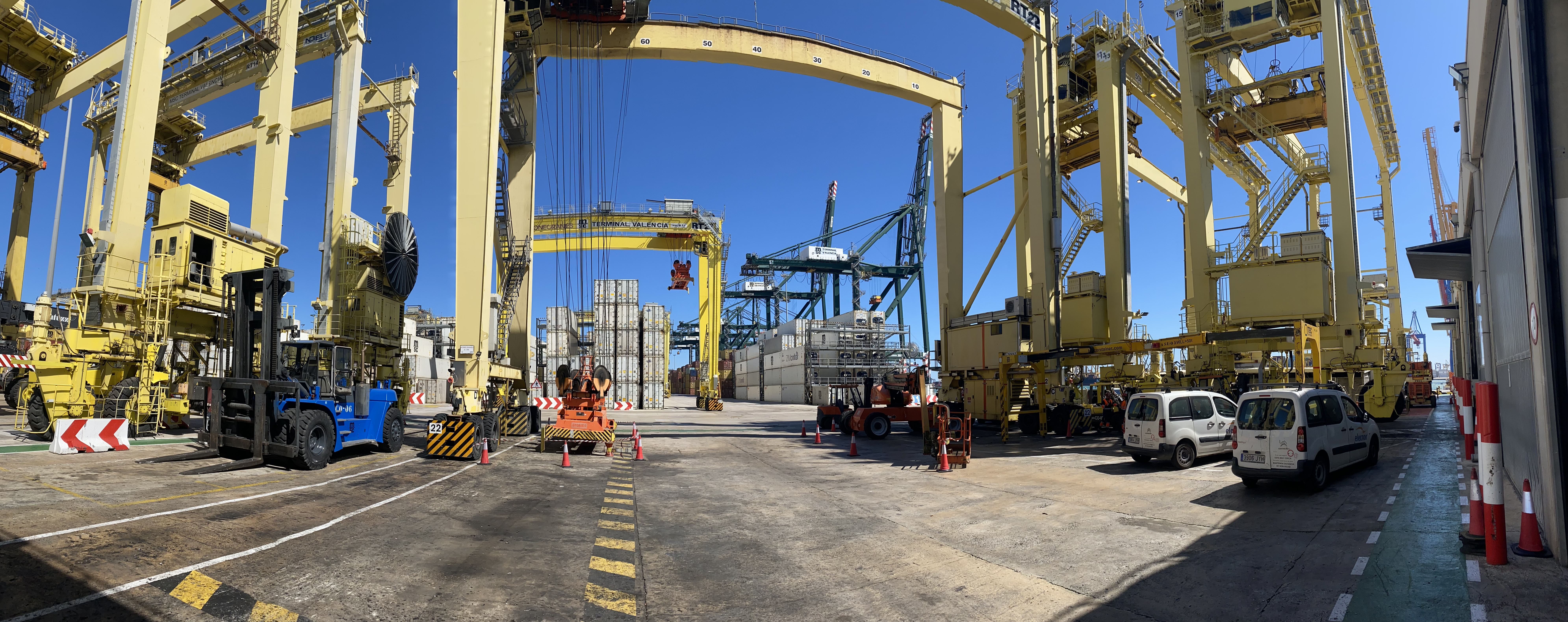 Industrial machinery and crane environment relevant to oil condition monitoring