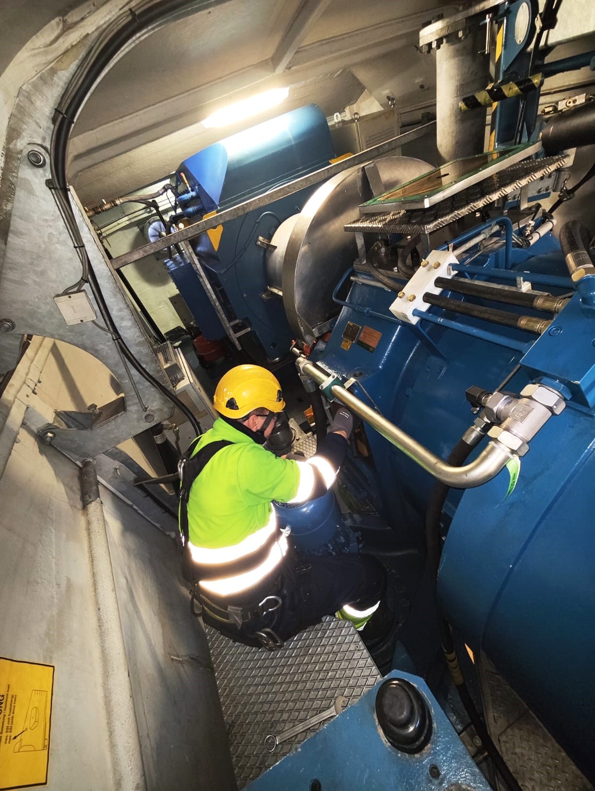 Oil sampling and condition tracking in heavy machinery